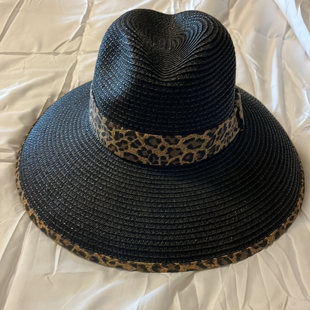 Cruise Club NWT hat leopard brim black brown